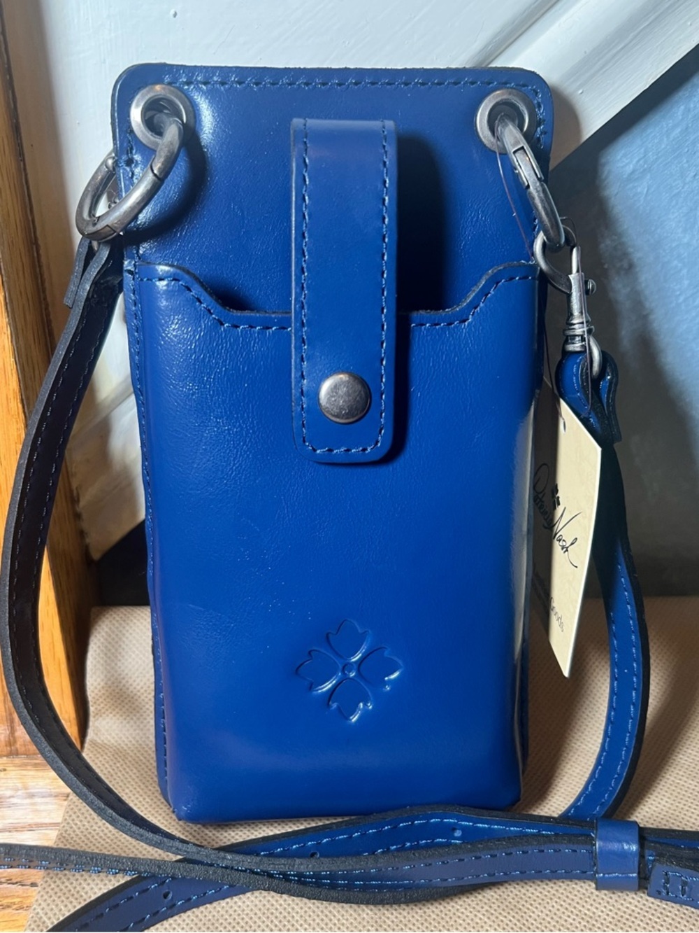 NWT Patricia Nash Farleigh Crossbody Phone Wallet Navy Peony